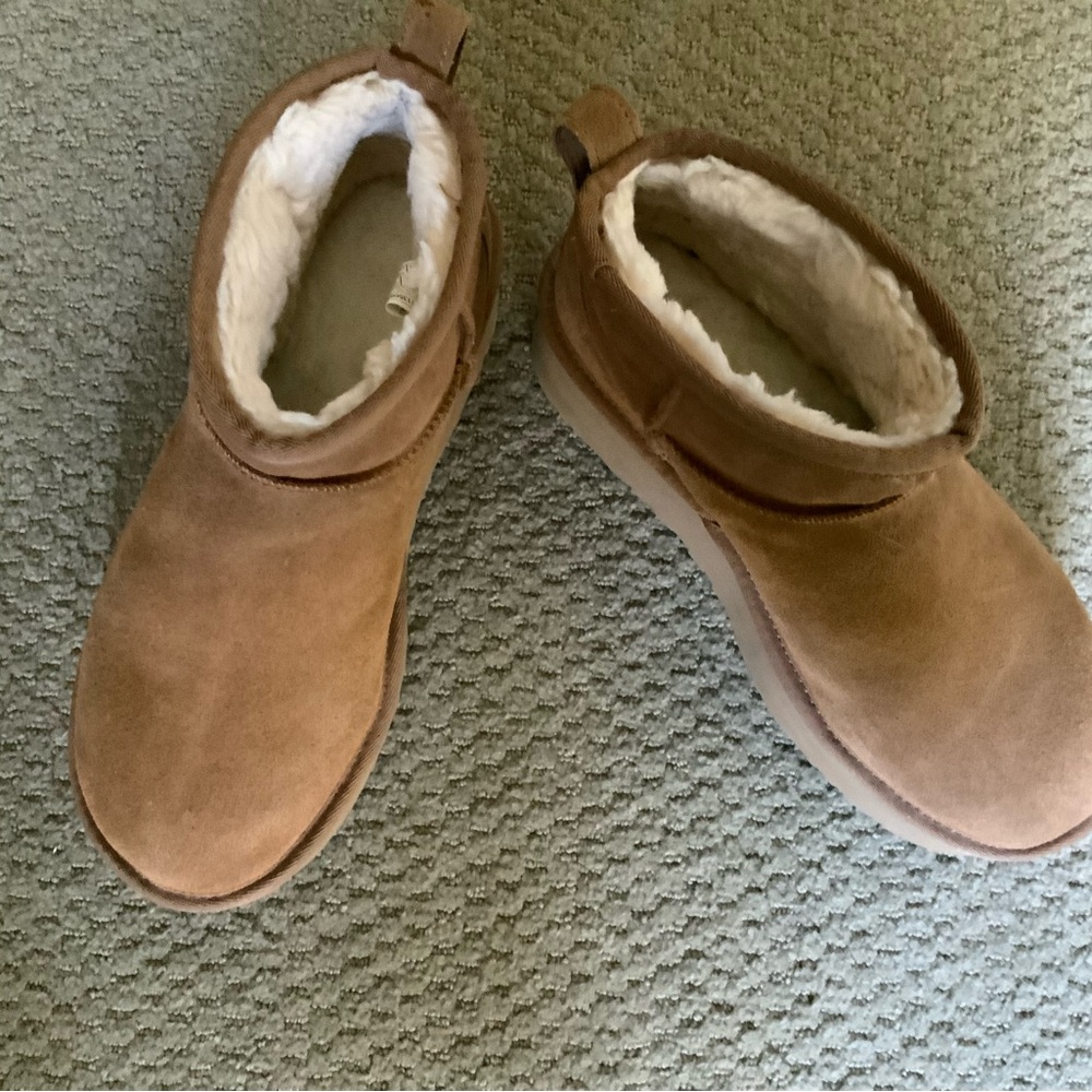 Ugg Platform ankle boot